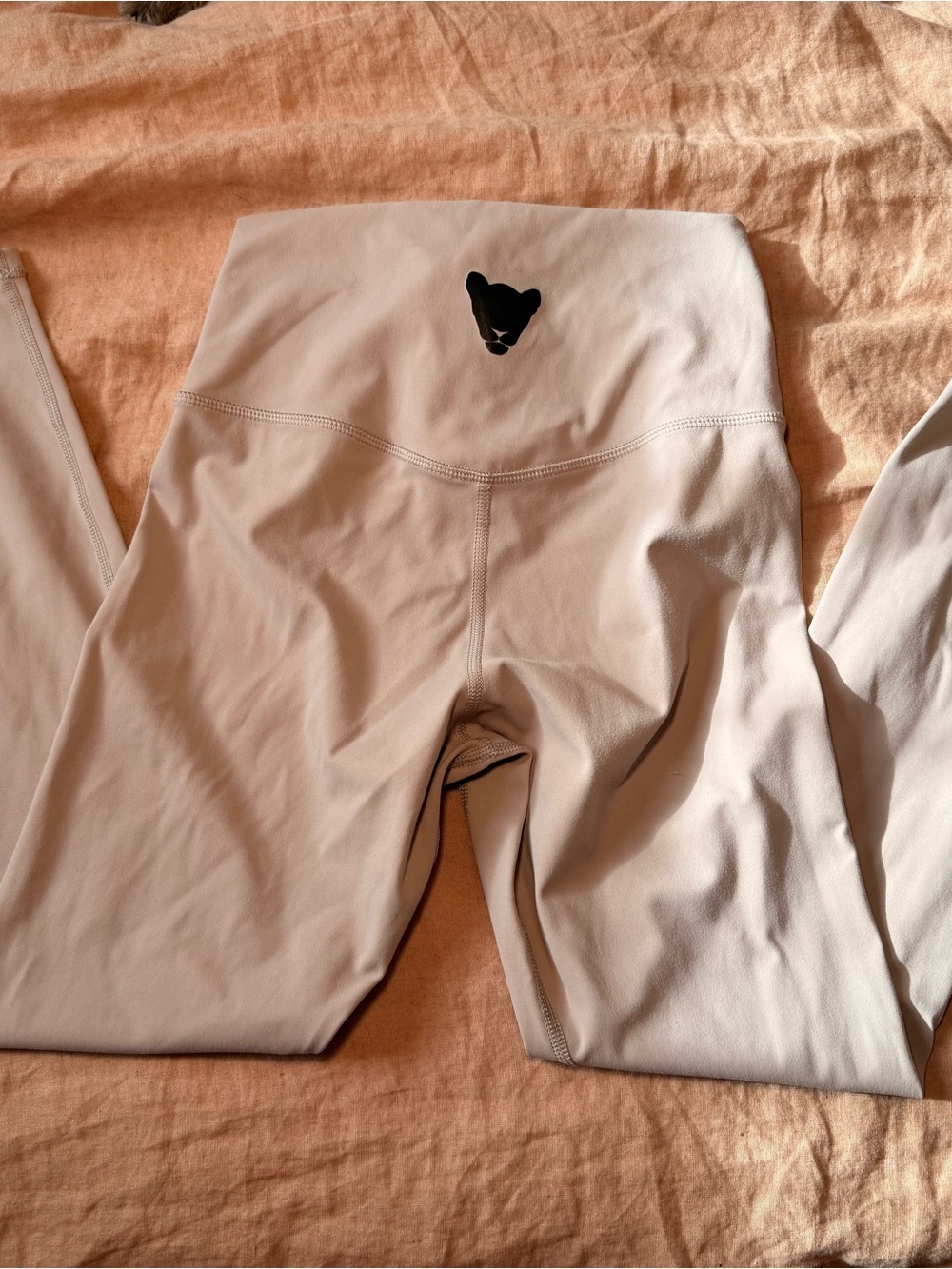 FEMME ROYALE Blush Pink Performance Leggings Size Small
